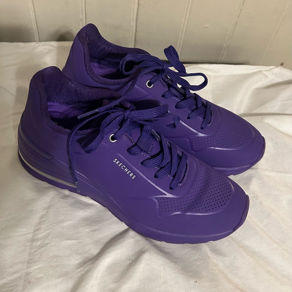 Skechers Street Million Air- Elevator-Air (Style # 155402) -Woman’s 9/ LNC